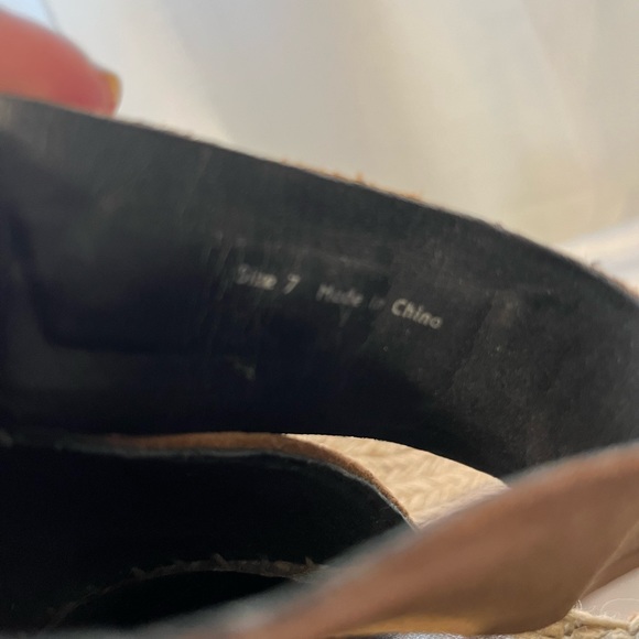 Dolce Vita Straw Wedges - Picture 4 of 4